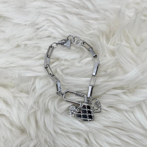 게스 체인 하트 팔찌