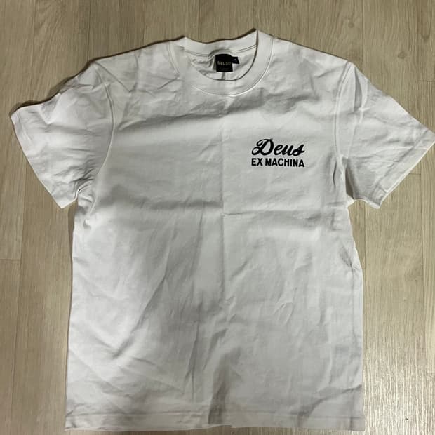 데우스 하라주쿠 티셔츠 s사이즈