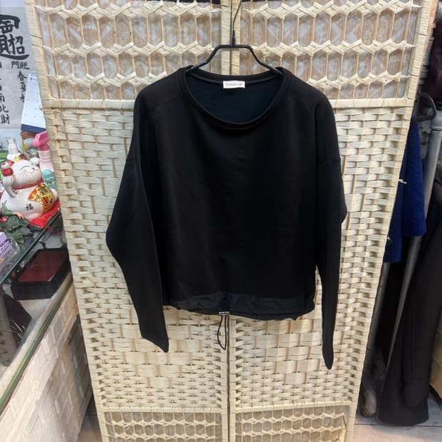 66 정품 몽클레어 maglia 라운드 넥 팝니다