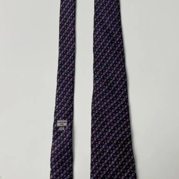 란셀 넥타이
