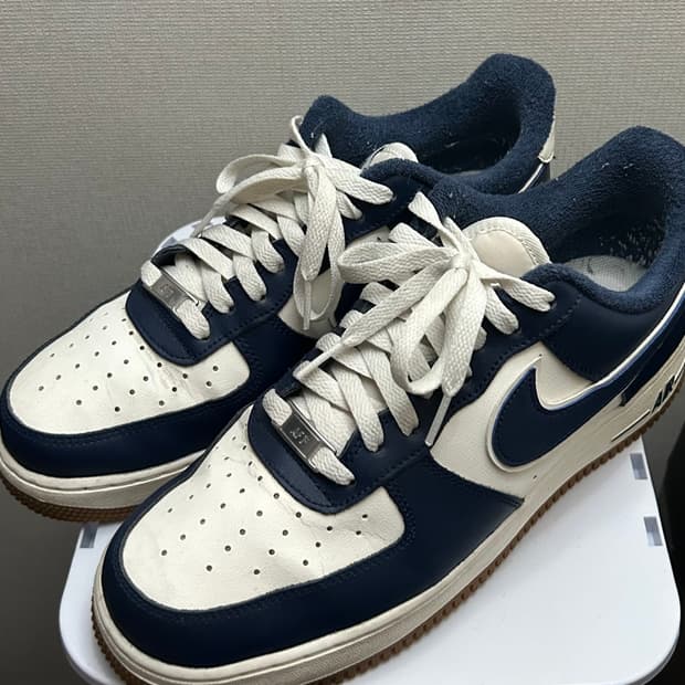 나이키 에어포스1 LV8 미드나잇 네이비