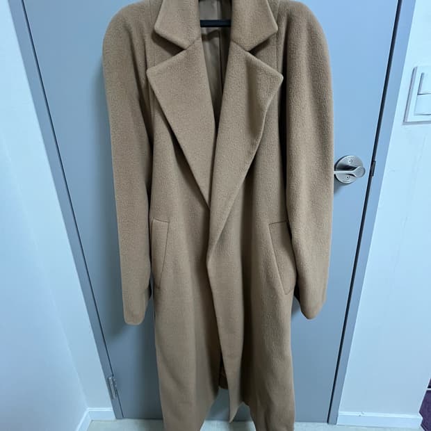 푸시버튼 샘플 베이지 코트