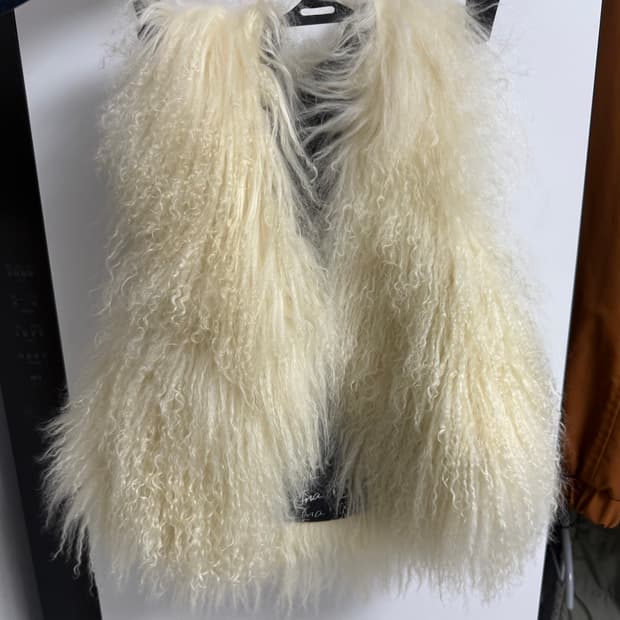 ANA CAPRI 퍼 베스트