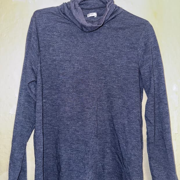 “Cinema Club” Shirring turtle neck
