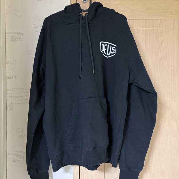 데우스 후드티