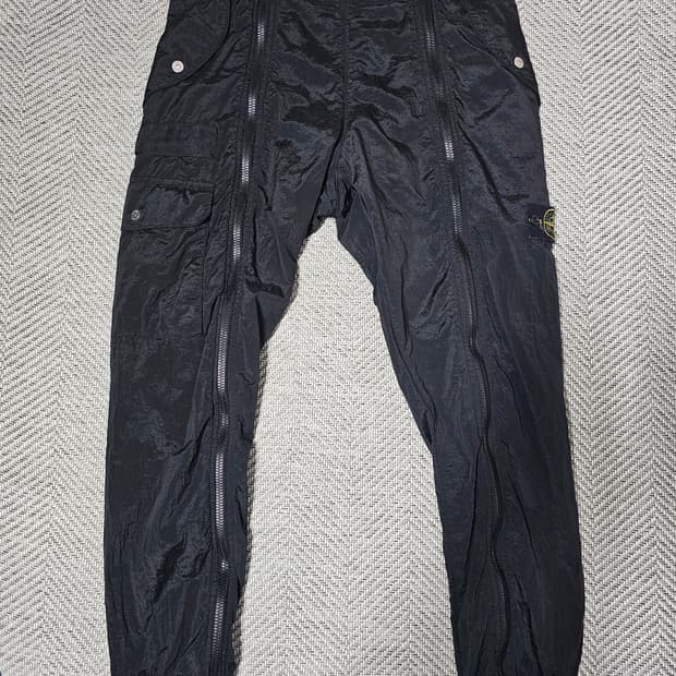 스톤아일랜드 나일론 메탈 지퍼 팬츠