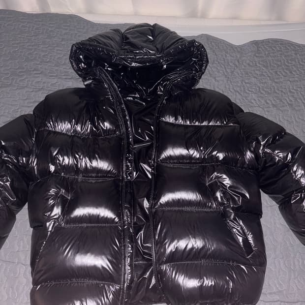 자라 유광 패딩 S 사이즈 실착 3회 미만