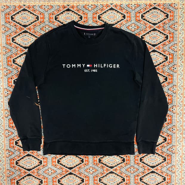 타미힐피거 스펠로고 블랙 기모 맨투맨 남성XL