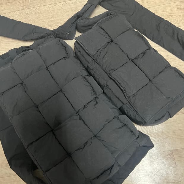보테가베네타 패디드 테크 카세트백 나일론 맥시 & 기본
