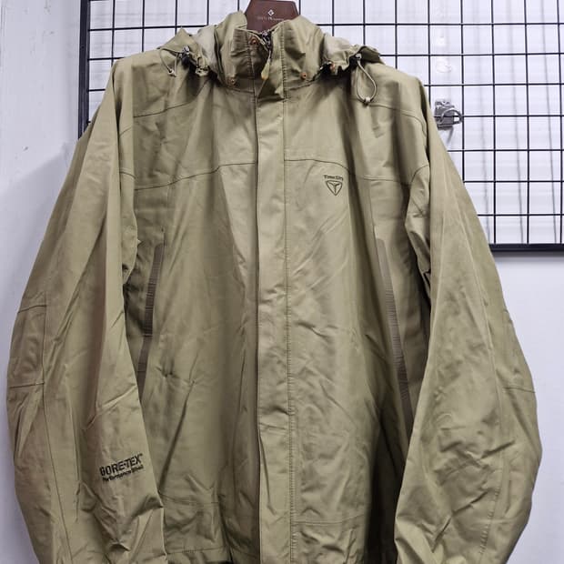 110XXL 트렉스타 고어텍스 바람막이 자켓.