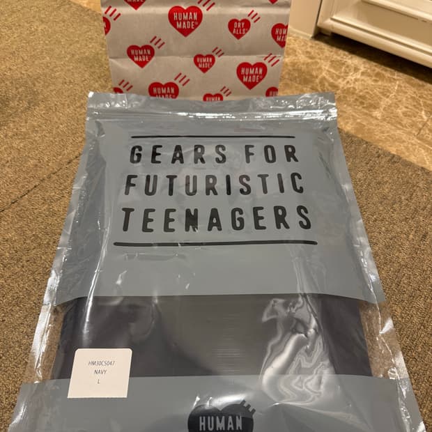 휴먼메이드 하트 로고 티셔츠 네이비 팝니다