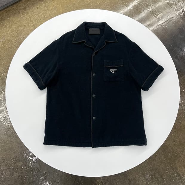 프라다 테리 삼각로고 셔츠 [M사이즈]