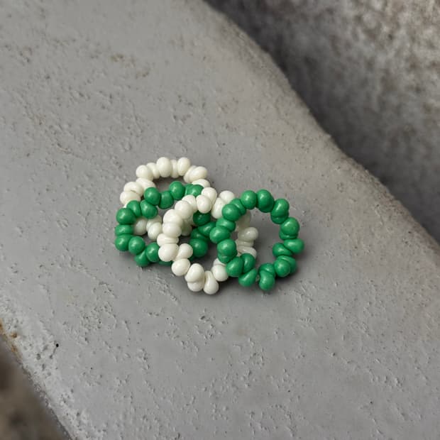 완두콩 크림 비즈 반지 Pea & Cream Ring