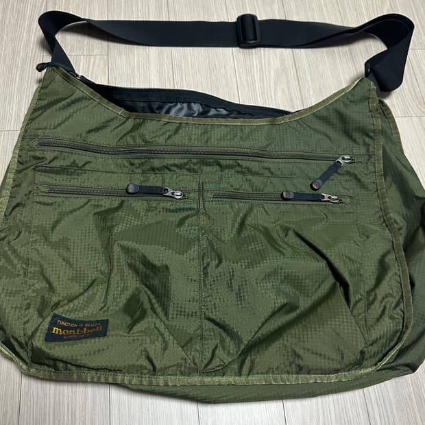 몽벨 카키 숄더백 보부상 크로스백