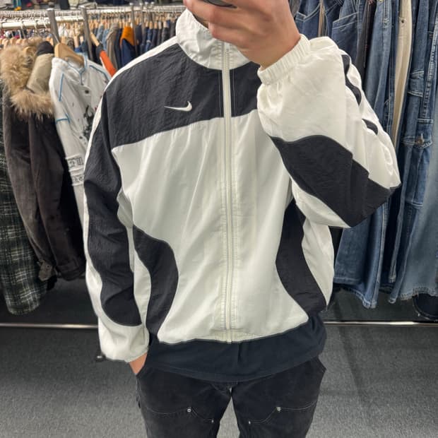 M)90’s나이키 빈티지 올드스쿨 흰/검 바람막이 트랙자켓