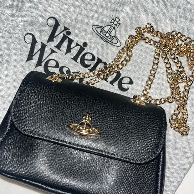 비비안 웨스트우드 오브 로고 사피아노 스몰 크로스바디백 블랙 