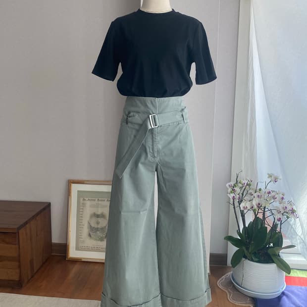 PESERICO 페세리코 크롭 코튼슬랙스(40)