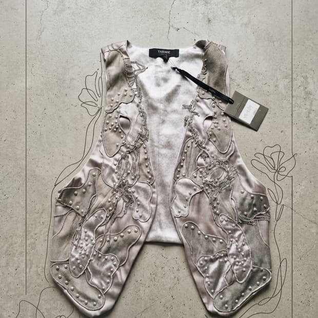 (새상품) YARNIE 뉴욕 실버 체인&스터드 자수 포인트 베스트