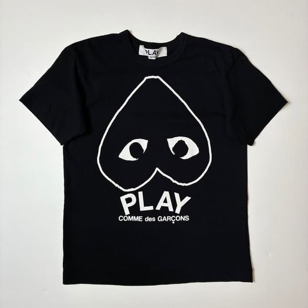 꼼데가르송 인버티드 하트 로고 반팔 티셔츠 PN9336