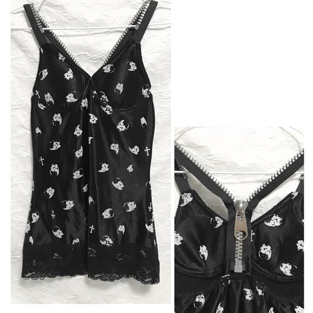 빈티지 tutuha 튜튜하 펑크 고딕 지퍼 디테일 해골 슬리브리스 탑