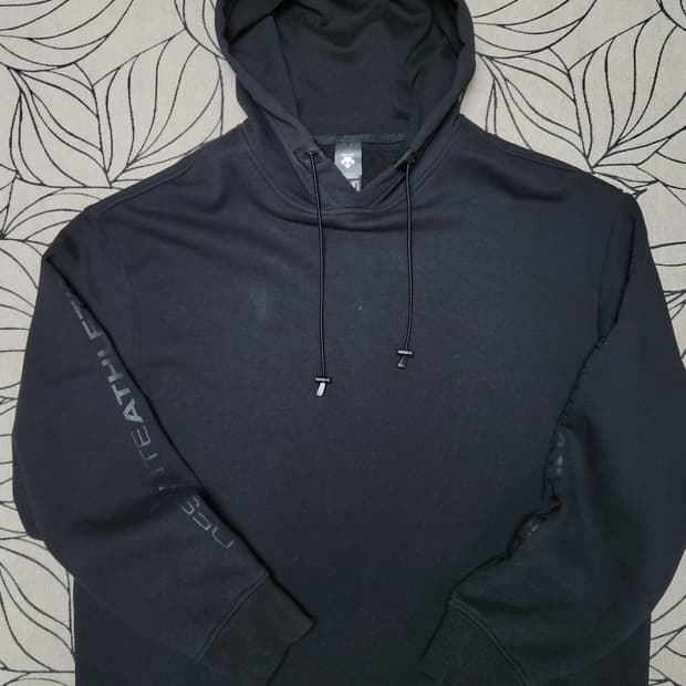 데상트스포츠후디 블랙 XL 110