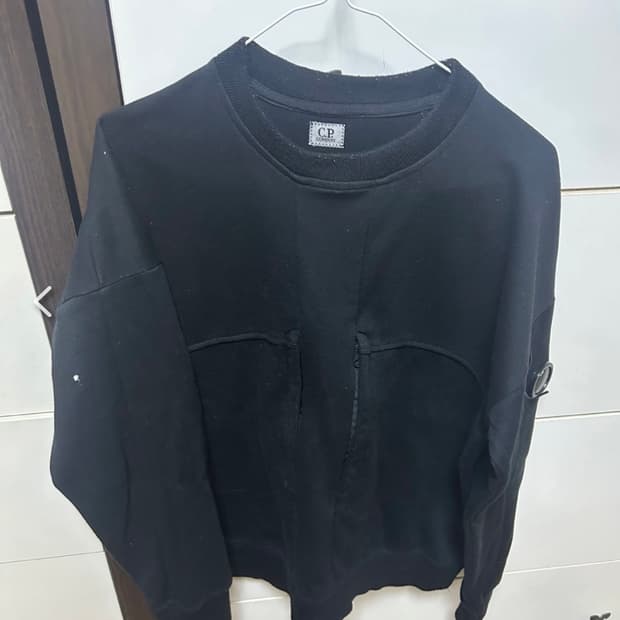 cp컴퍼니 맨투맨