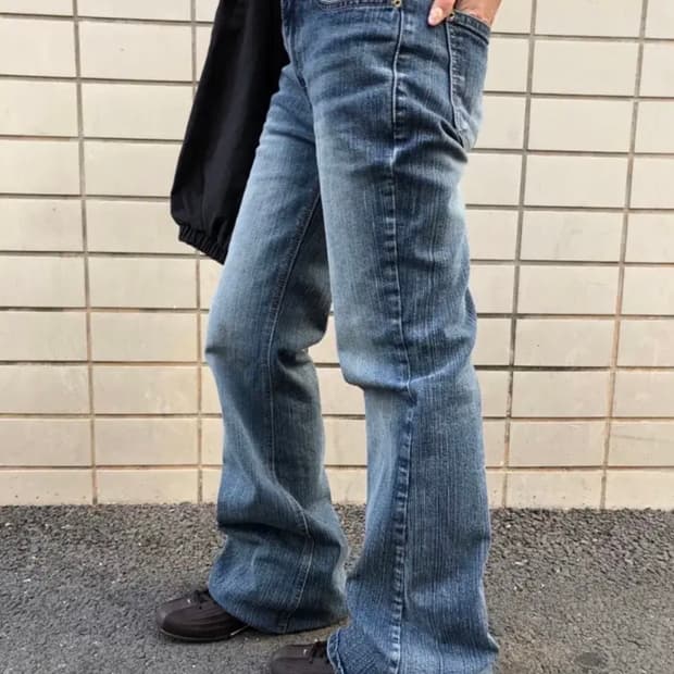 LOWRISE BLUE BOOTS CUT DENIM PANTS