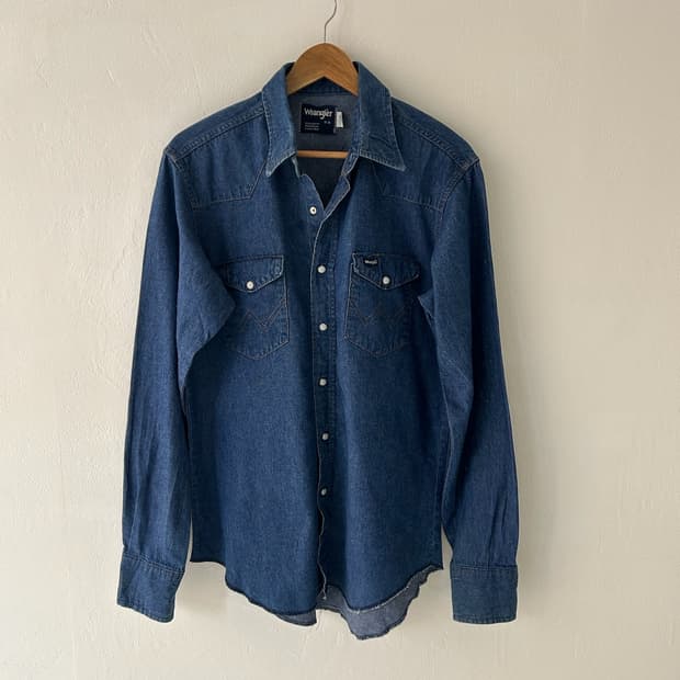 80-90s vtg WRangler Denim Western shirt.