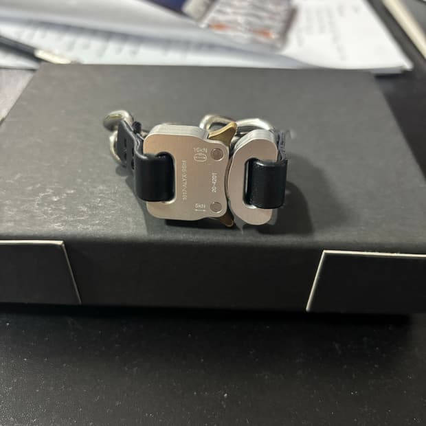 알릭스 롤러코스터 버클 팔찌