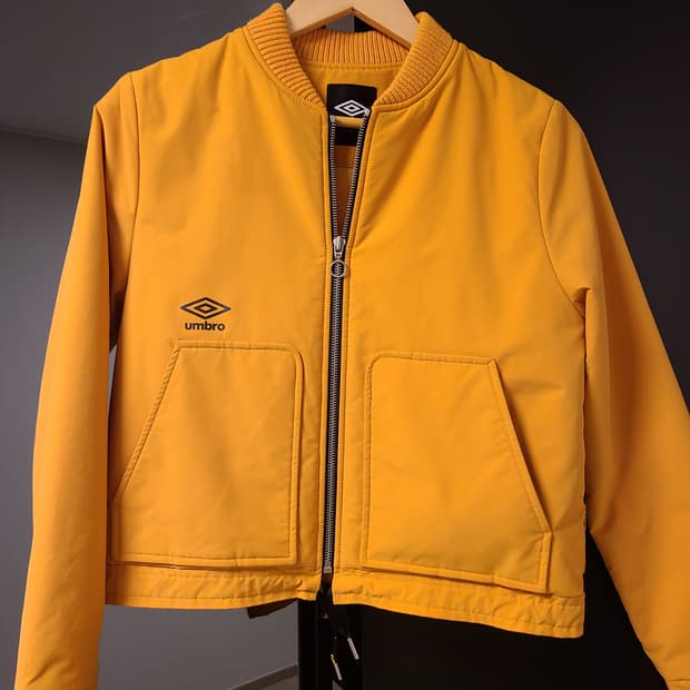 엄브로 크롭 경량자켓