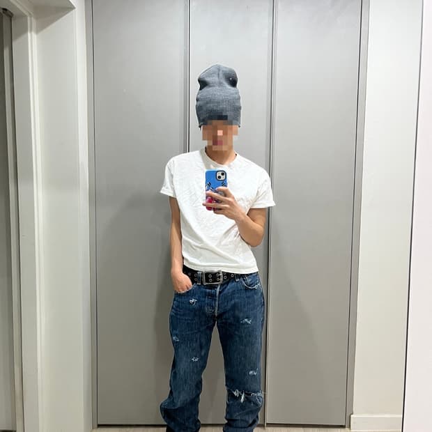 Levi’s 501 Distressed Denim Jeans W3