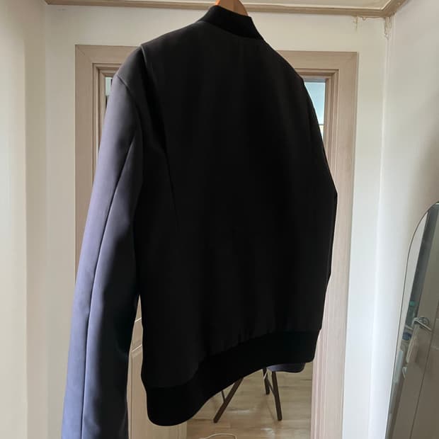 베일런스 아크테릭스 경량패딩