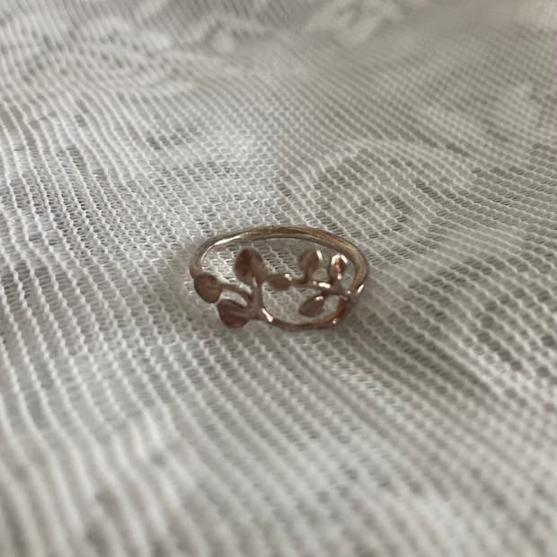 Vintage silver leaf ring