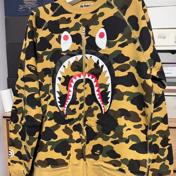 베이프 샤크 맨투맨