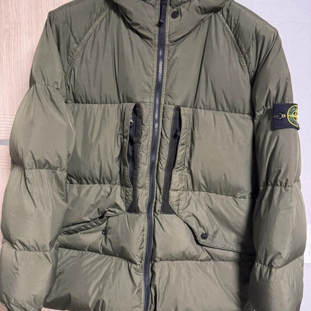 스톤아일랜드 크링클랩스 패딩 23F/W