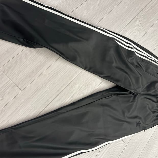 아디다스 오리지널 FLTHR 레더 트랙팬츠 블랙 L (택O)