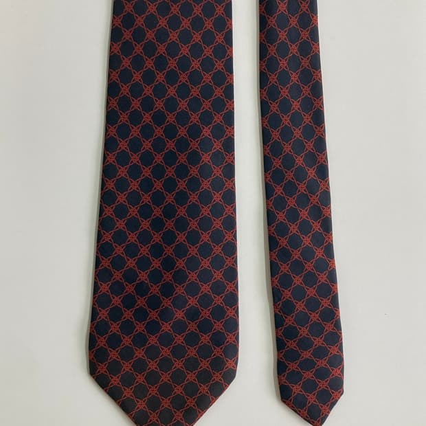 니나리치 넥타이