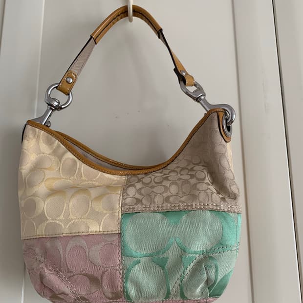 코치 호보 패치 백. 스몰사이즈