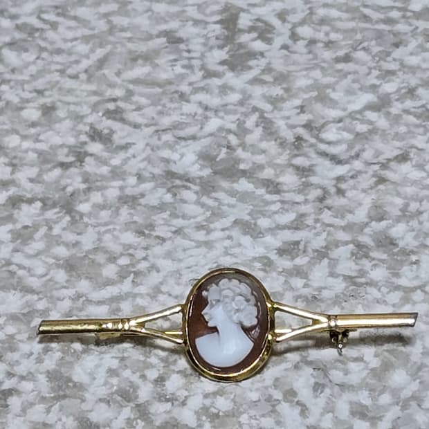 빈티지 실버 프레임 쉘 카메오 브로치
클래식 여성 조각카메오