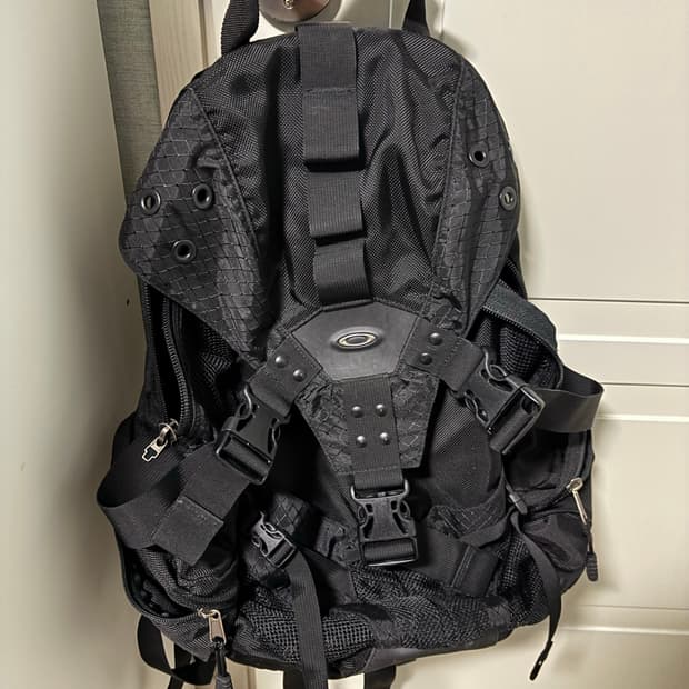 오클리 테크니컬 백팩