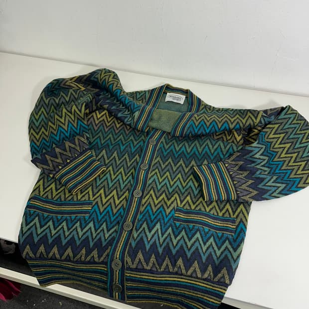 100 미쏘니 스포츠 멀티컬러 패턴 가디건