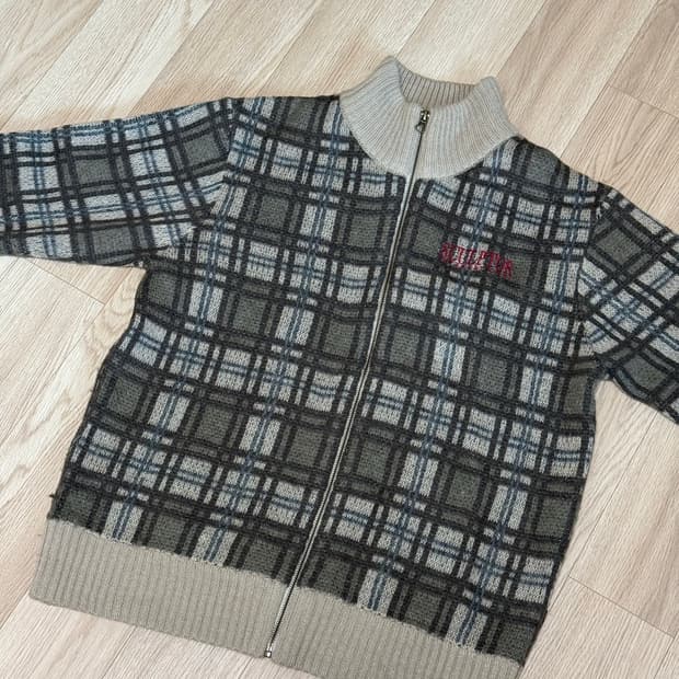 여성 봄옷 스컬프터 체크 집업 니트 브라운 (허윤진 착용)