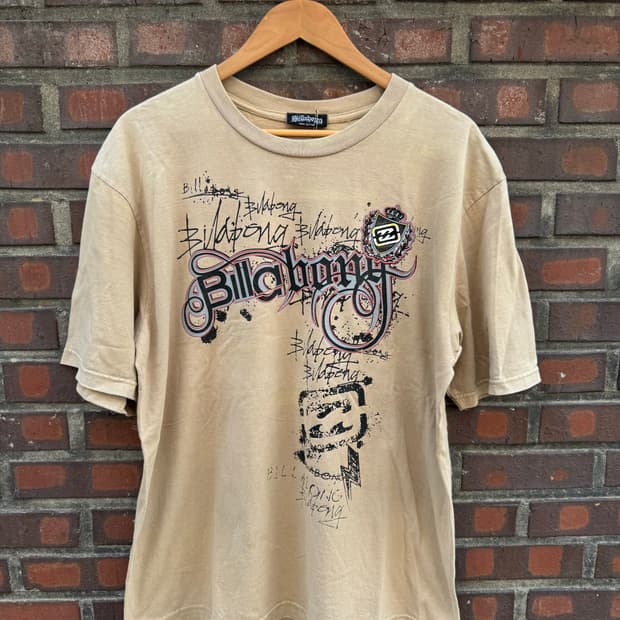 Vintage 2000s Billabong Surf T-Shirt Y2K