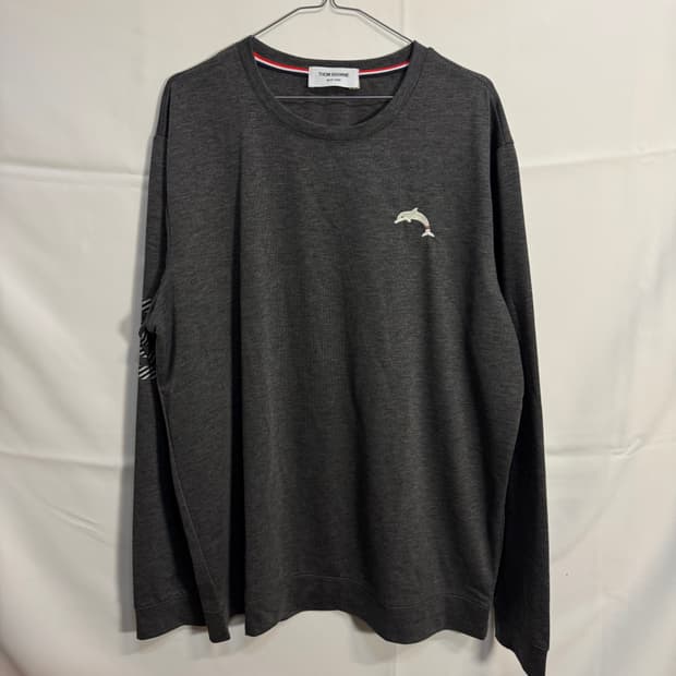 톰브라운 돌핀 라운드 니트