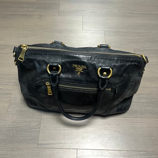 프라다 비텔로 샤인 레더 토트백 정품
