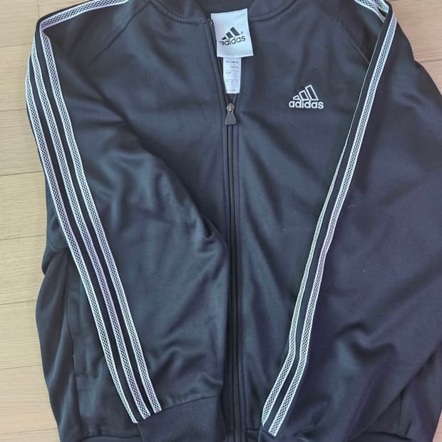 아디다스 트랙탑 JD5379