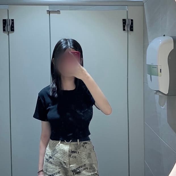딱붙핏 블랙 골지 니트 반팔