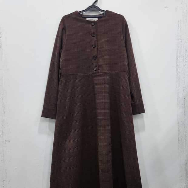 [S] 언유주얼앵글 브라운 체크 롱 맥시 원피스 S