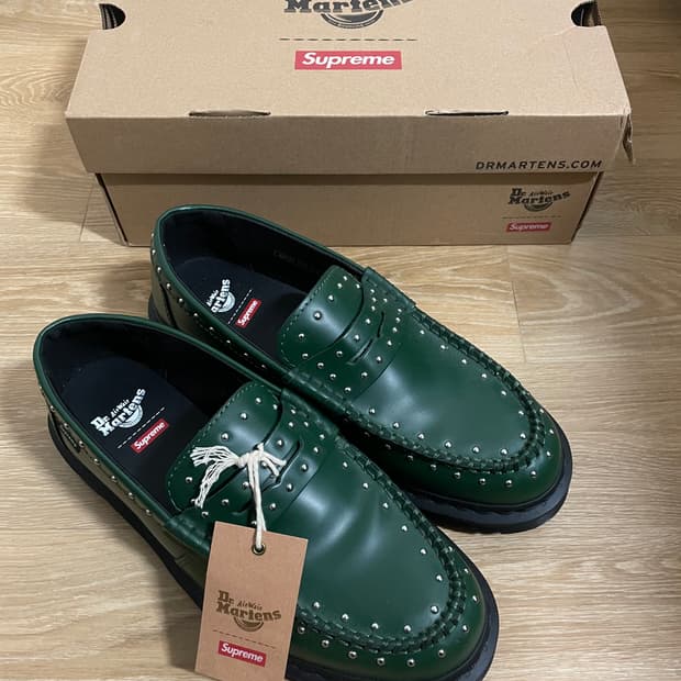 [새상품] 슈프림 x 닥터마틴 펜톤 스터드 로퍼 260