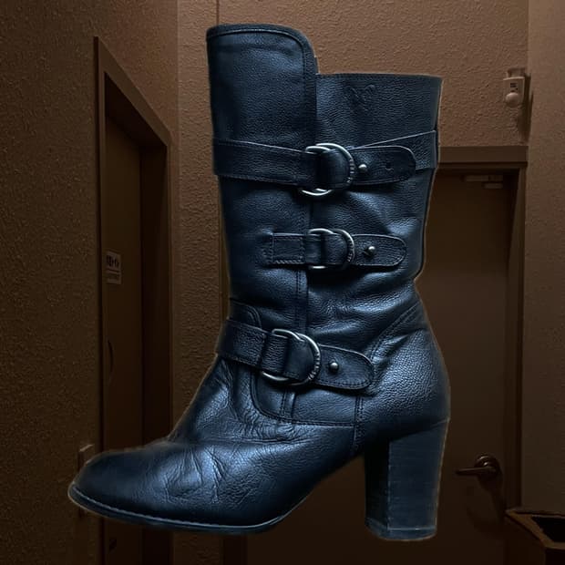 안나수이 나비 멀티버클 레더 부츠